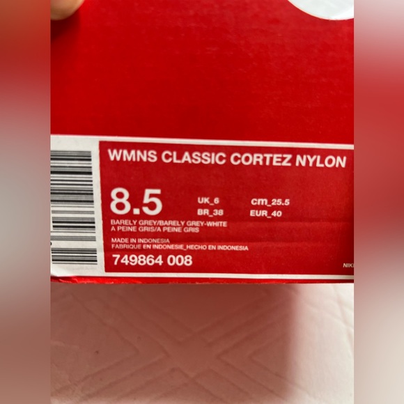 80: Nike Womens Classic Cortez Nylon (Barely Grey/ Barely Grey- White)Size 9 - Picture 8 of 8